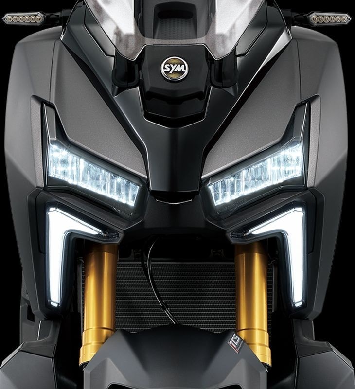 SYM ADXTG 400: lo scooter che sembra una moto 